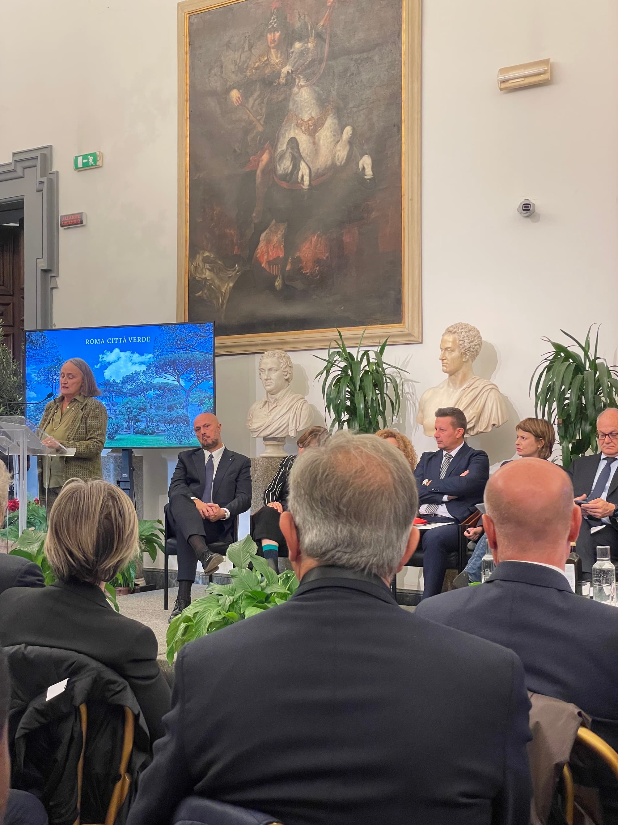 ARCARoma: training, discussion and strategies for urban green spaces